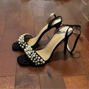 Journee Collection Pearl Black Heels